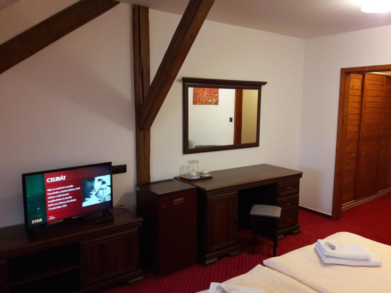 Hotel Fogl Nová Bystřice Екстериор снимка